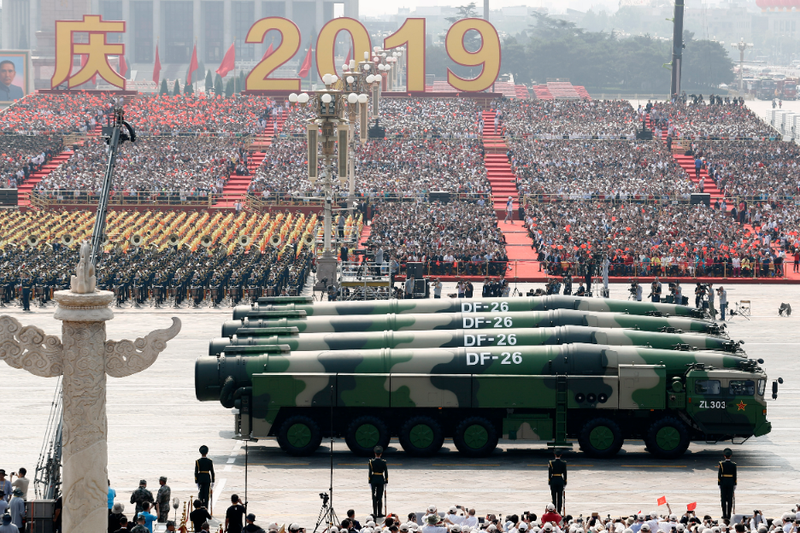 去年中共建政70周年閱兵儀式上展示有「航母殺手」之稱的「東風26B」導彈。中新社