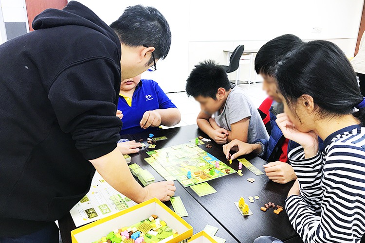 台北市共有15所非學校型態實驗教育機構或團體，各有發展特色，但如資策會運思實驗教育機構要培養IT人才，開辦一年就打退堂鼓，讓家長錯愕。圖／取自運思官網