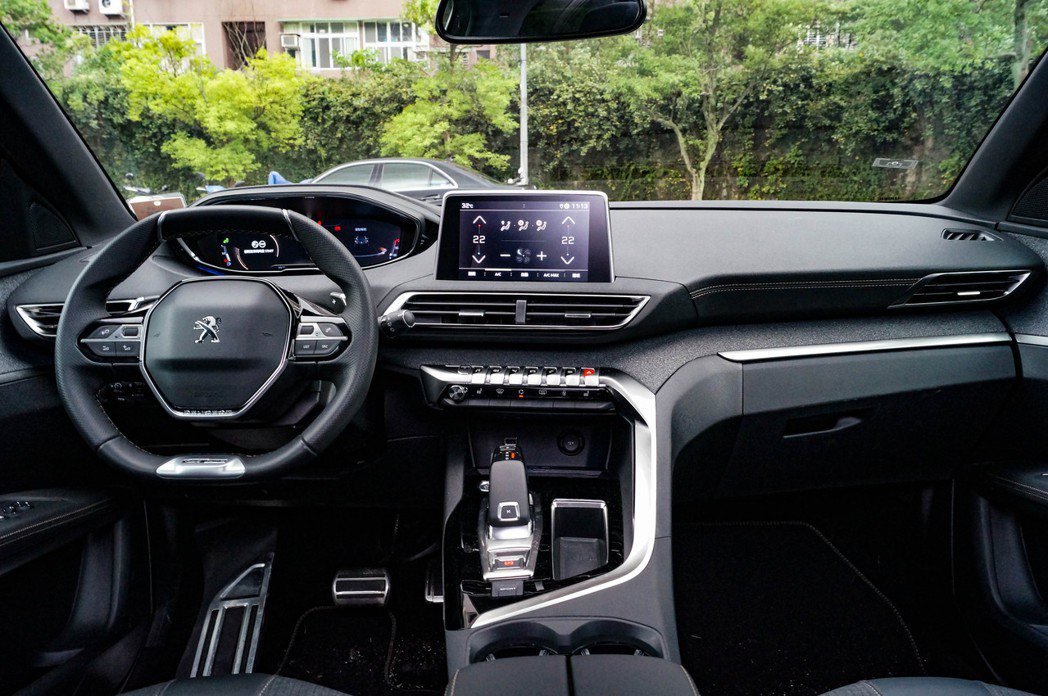 Peugeot i-Cockpit座艙設計。 記者趙駿宏／攝影
