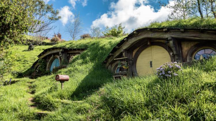 紐西蘭的哈比村（Hobbiton Movie Set）是被保存下來的魔戒電影場景...