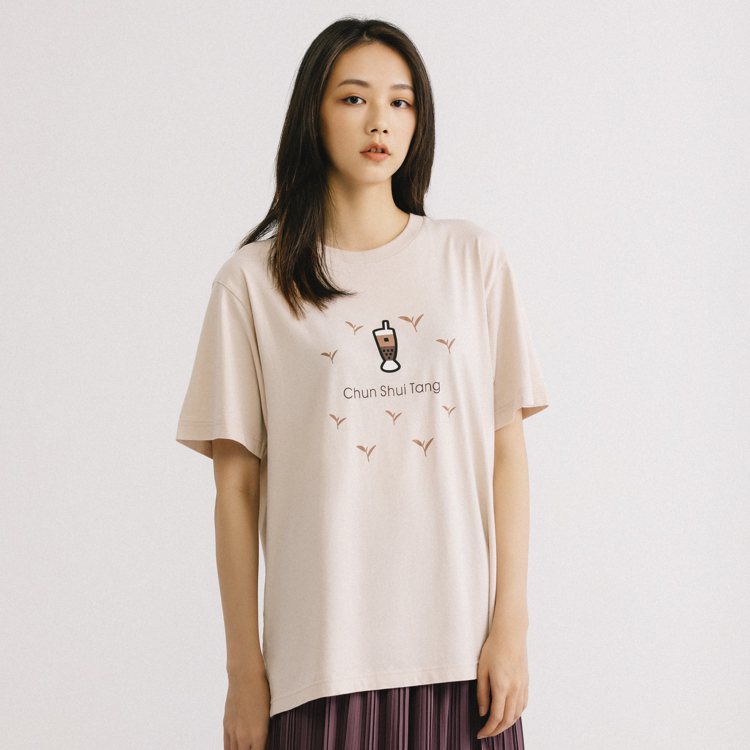 台灣經典品牌聯名UT系列春水堂T恤390元。圖／UNIQLO提供