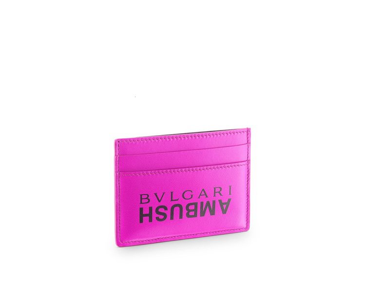 AMBUSH X BVLGARI Serpenti Forever聯名系列桃紫紅色信用卡夾，10,300元。圖／寶格麗提供