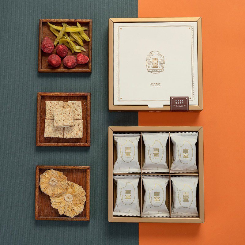 吉室牛軋米餅「豐果系列禮盒」包含草莓、金鑽鳯梨、青芒果等3種口味組合，售價420元。圖／吉室提供