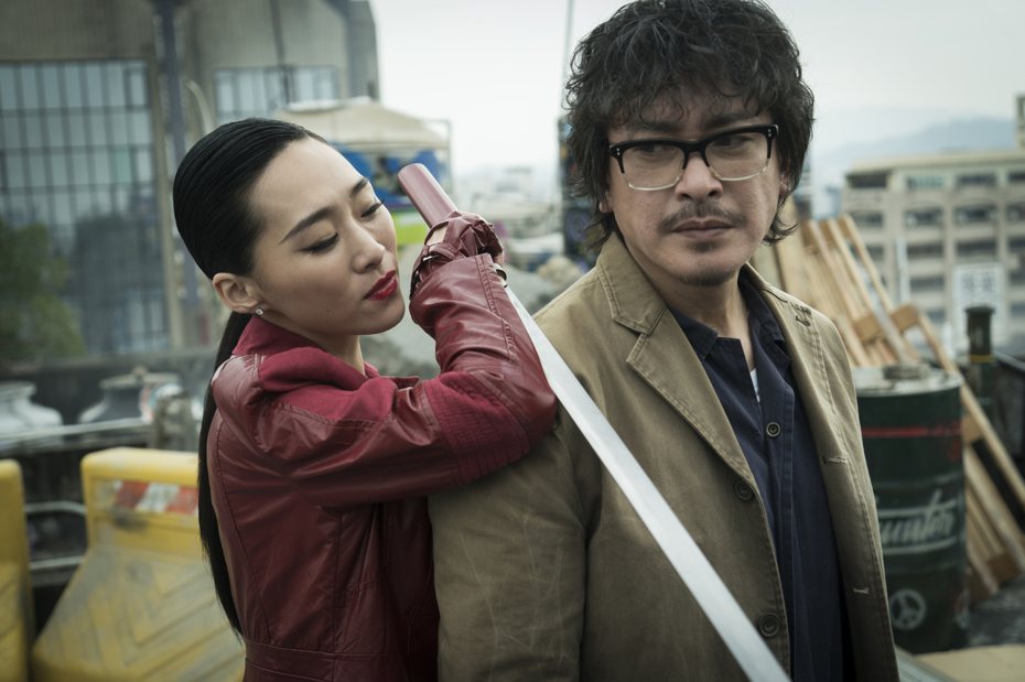 王識賢（右）、吳可熙演出「獵夢特工」。圖／HBO Asia提供