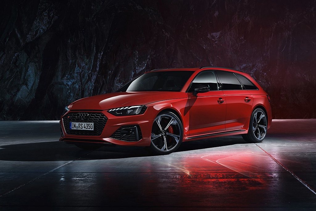 Audi RS 4 Avant與A4車系建議售價分別為499萬元與206萬元起。...