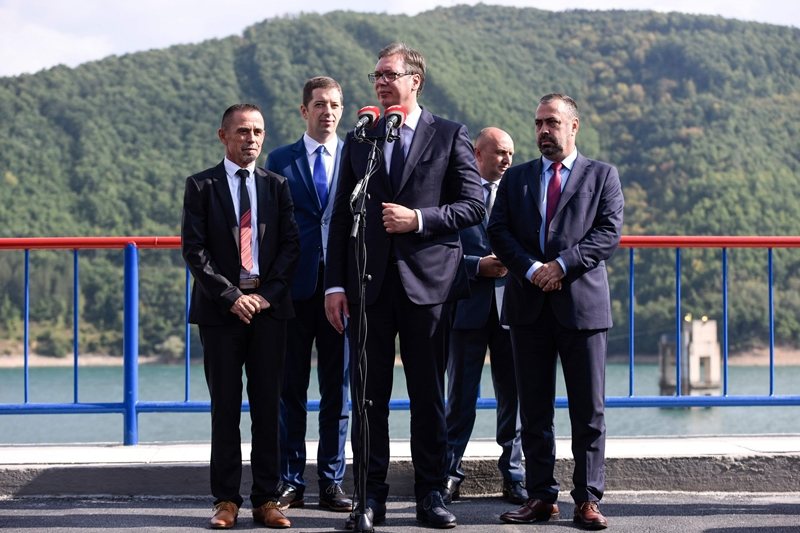 塞爾維亞總統武契奇曾於2018年參訪位於科索沃境內的加濟沃德湖。 圖／法新社