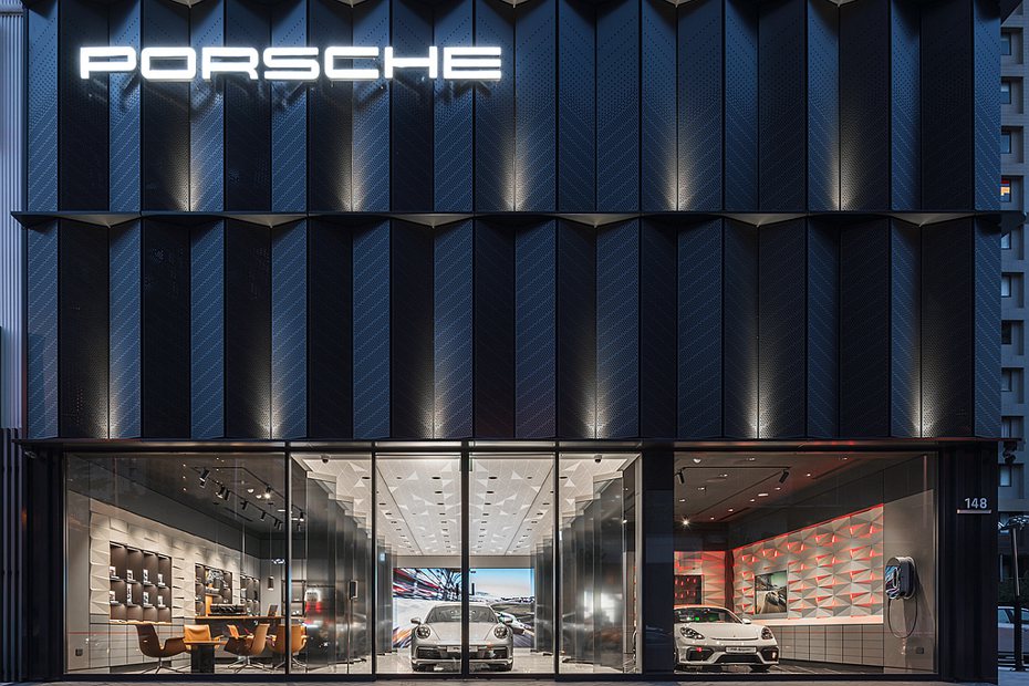 繼桃園Porsche NOW全新型態概念店之後，保時捷都會概念店再進駐新竹。 圖／Porsche提供