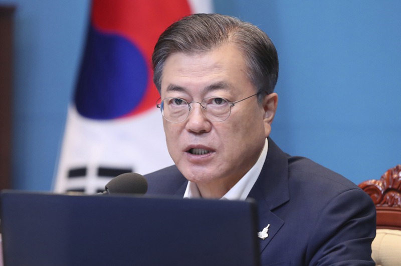 南韓總統文在寅28日首次出面為公務員遭北韓軍人殺害一事致歉。美聯社