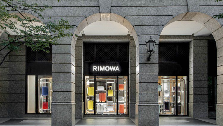 台北全新的RIMOWA專門店，就座落於Bellavita的一樓，佔地約21坪。圖／RIMOWA提供