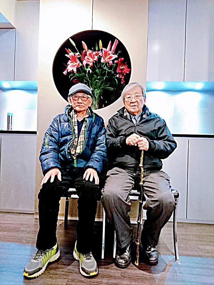 江文雄(左)與李行導演(右)是合作多年的好夥伴。圖／摘自倪有純臉書