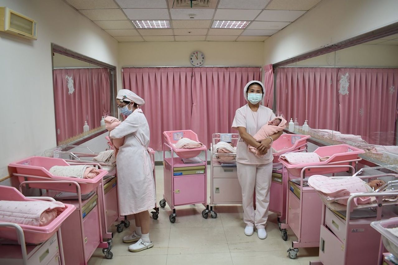 雙十國慶，台中多名新生兒迫不急待搶當國慶寶寶。圖／林新醫院提供