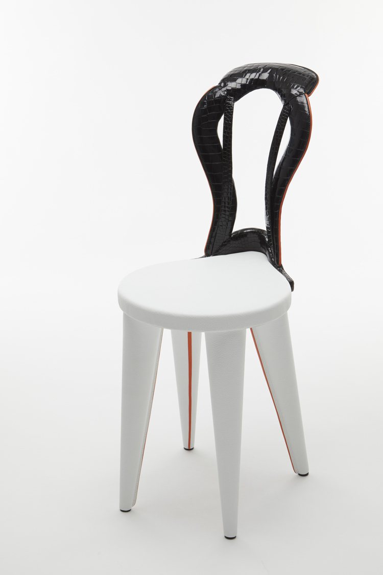 馬鞍造型單人椅，81萬2,000元起 (依商品實際材質而定)。圖／愛馬仕提供