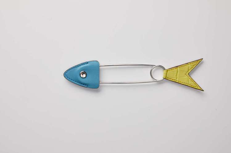 沙丁魚造型胸針，23,100元。圖／愛馬仕提供