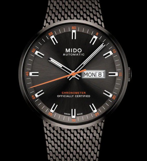 MIDO的Commander系列Icône腕表，摩登而復古的風格，機芯可是通過瑞士天文台認證，精密品質令人信賴。45,300元。MIDO 圖 / 翻攝自MIDO官方網站。