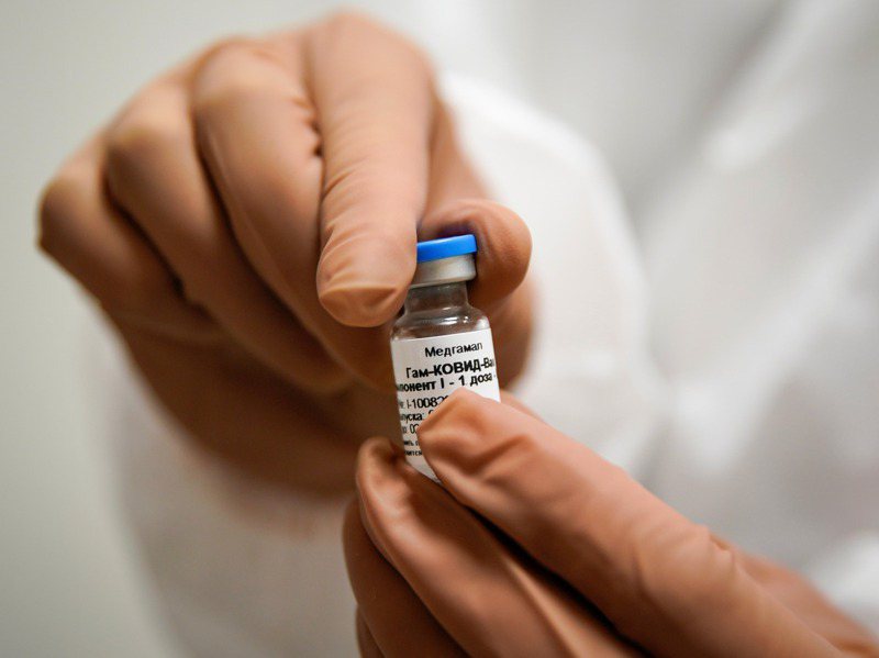 為防止新冠疫苗遭竊，美國啟動了一系列防盜措施。圖為俄羅斯在8月核准全球首款新冠肺炎疫苗「史普尼克V」。 路透