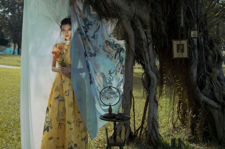 攝影師Kelaer Huang拍攝故宮特展「她——女性形象與才藝特展」中的畫蝶篇...