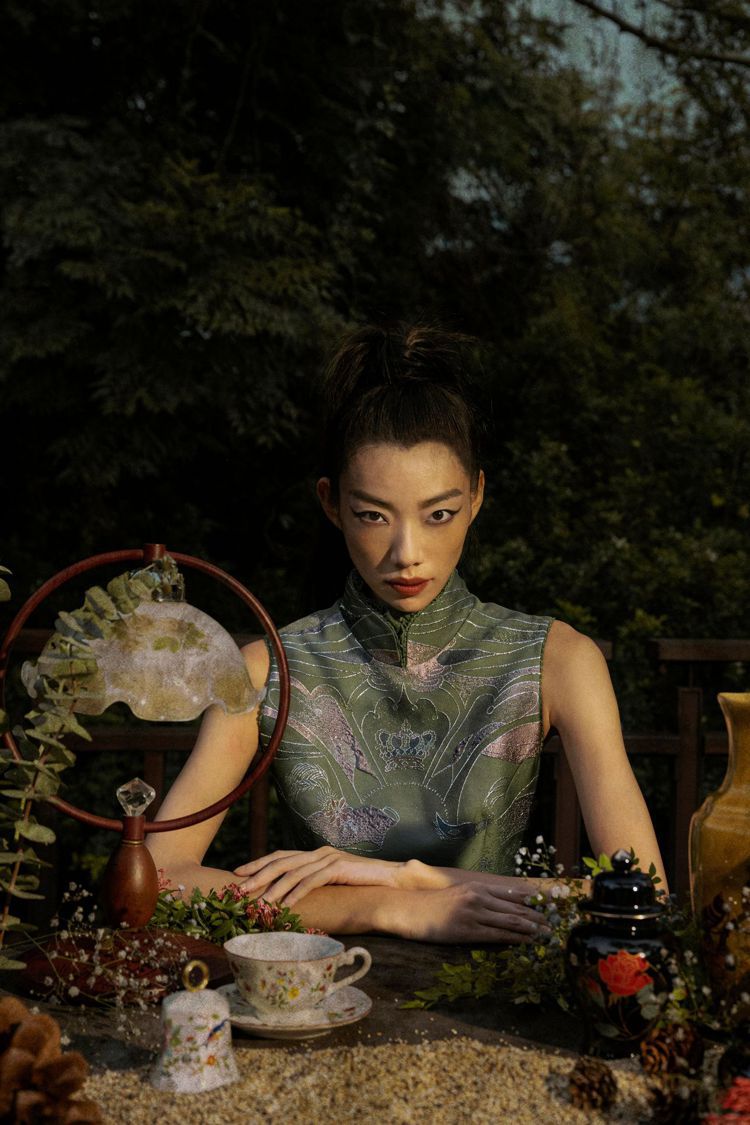 攝影師Kelaer Huang拍攝故宮特展「她——女性形象與才藝特展」中的畫蝶篇...