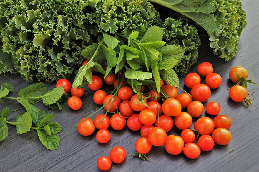 研究發現，番茄富含的「茄紅素」是高抗氧化劑，有助保護身體遠離紫外線傷害。 圖／p...