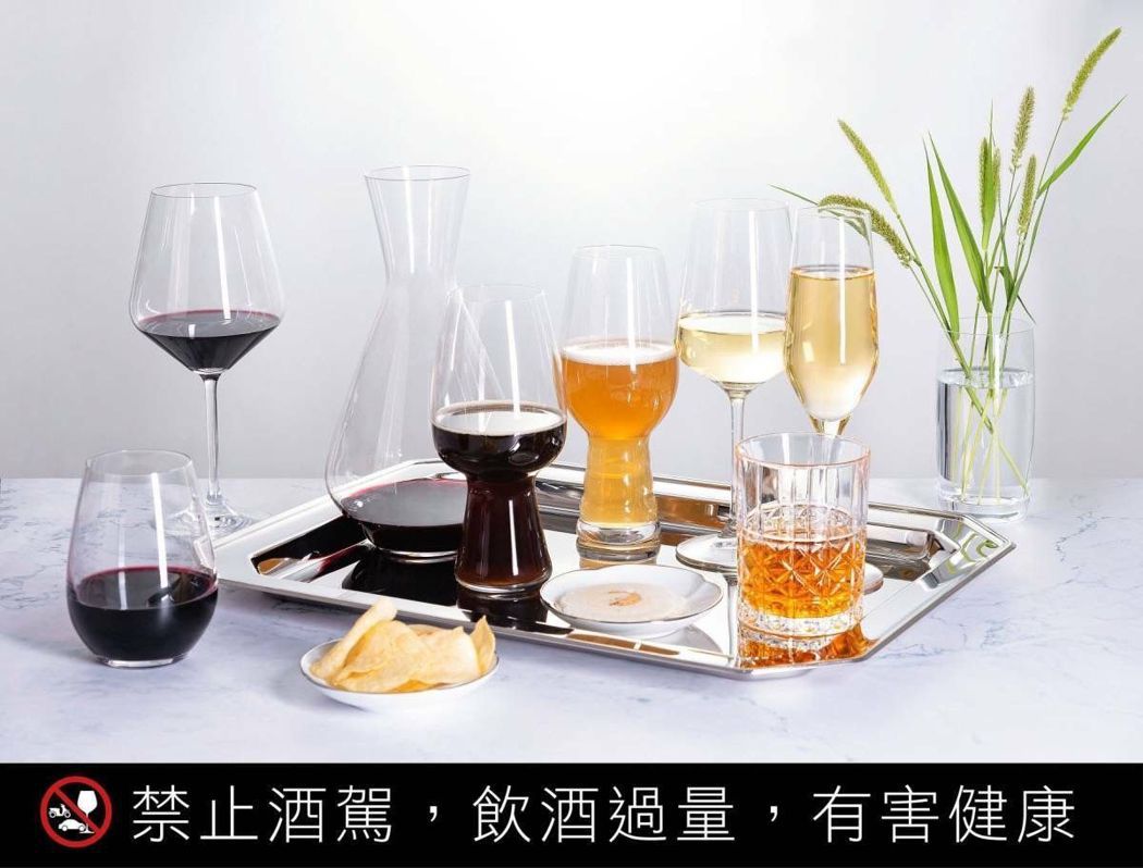 全聯共提供8款賓士級酒杯，供消費者集點換購。圖／全聯提供
