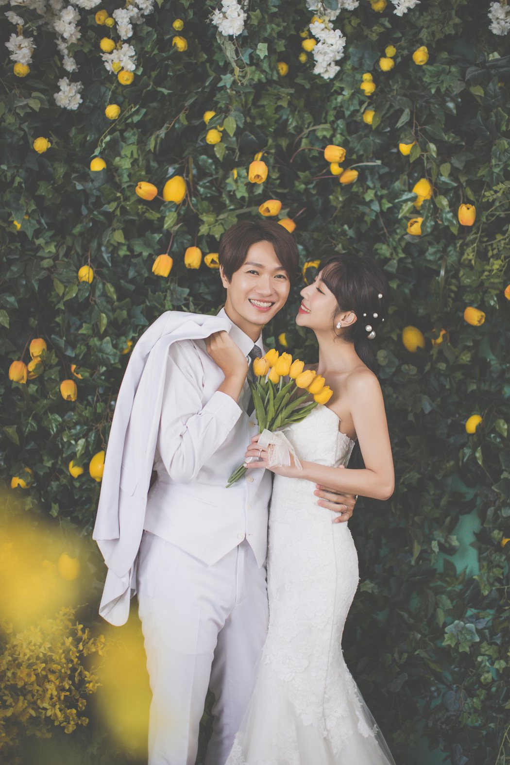 黃少谷（左）與老婆林采薇搶先公布浪漫婚紗照放閃。圖／韓國藝匠提供