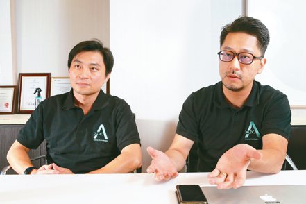 亞大基因共同創辦人蘇中才（左）、張明台（右）。記者許正宏／攝影