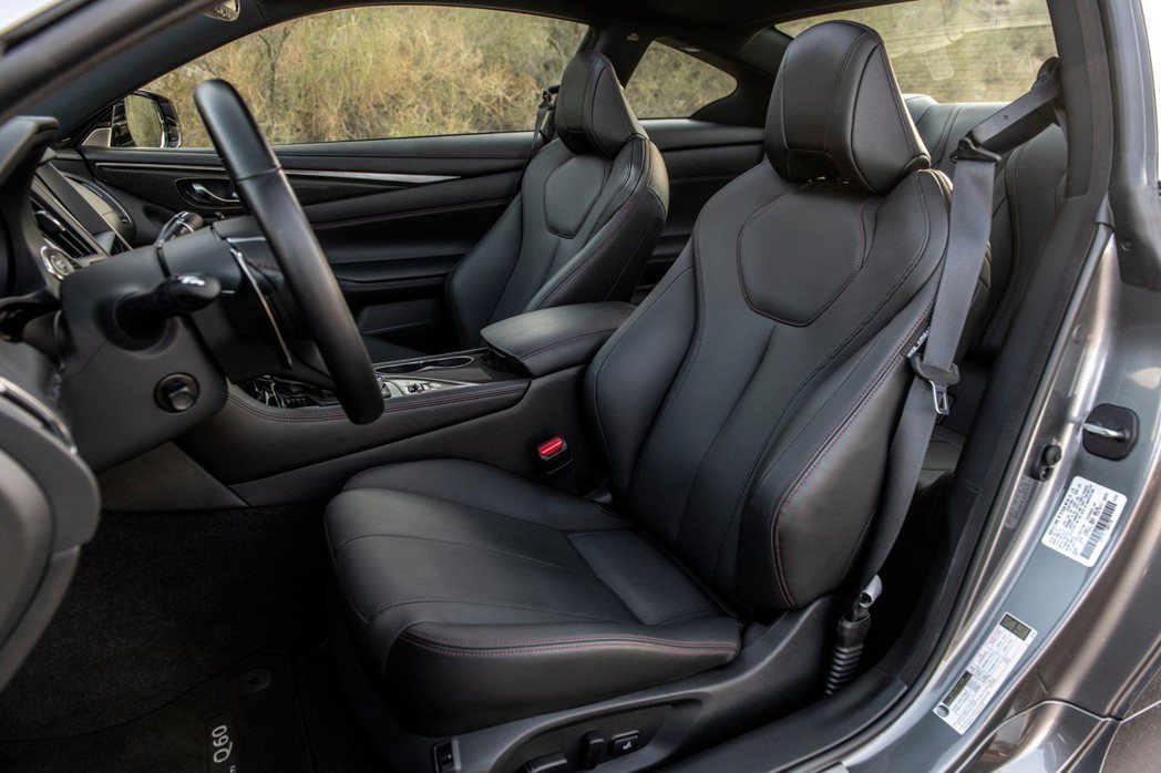 新年式Q60 LUXE車型的座椅皮革做了升級。 圖／Infiniti提供
