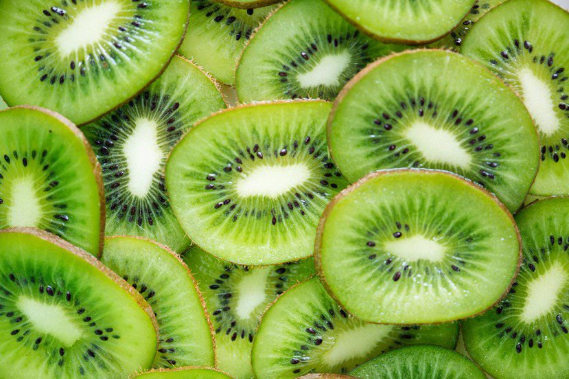 攝取富有維生素C及纖維素的水果，對減肥最有幫助。 圖／pexels