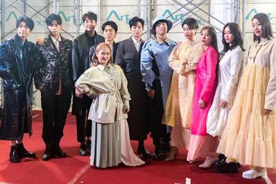 「韓國第一超模」領軍率眾星挑戰首爾時裝周　11人換百套服裝再創超狂紀錄