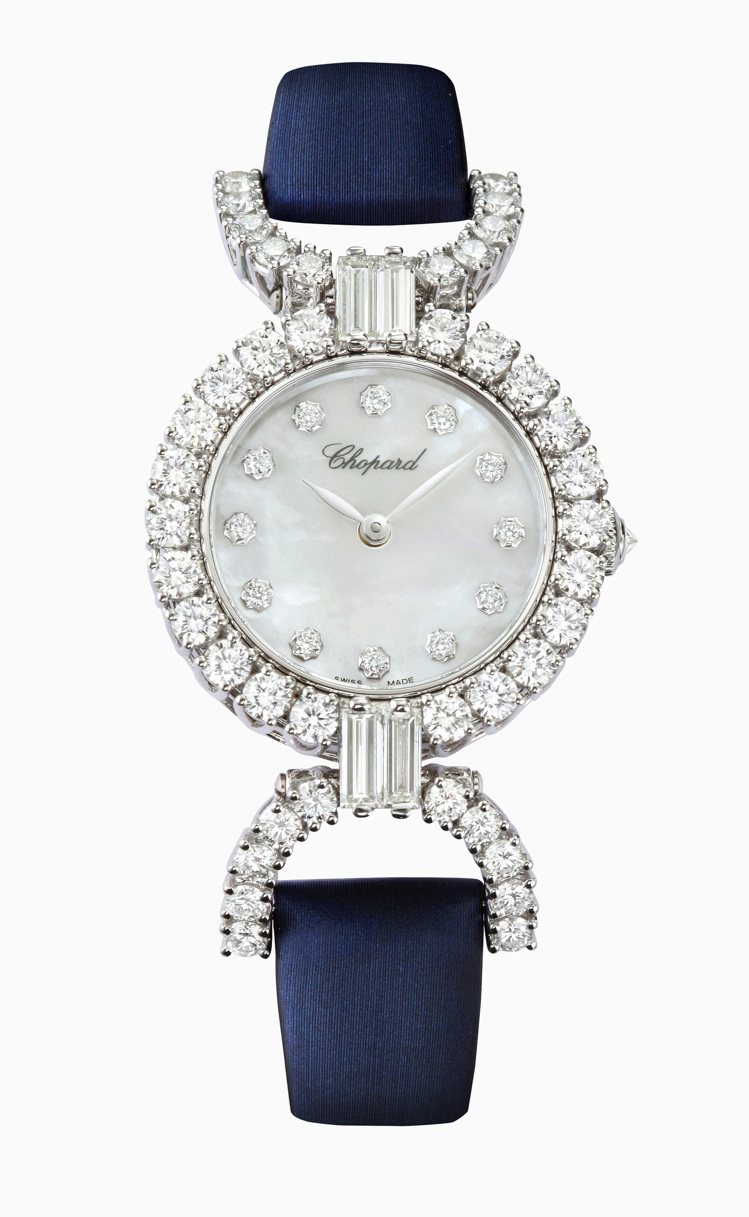 L’Heure du Diamant系列腕表，18K白金鑲嵌鑽石、白色珍珠母貝表盤、自動上鍊機芯，190萬元。圖／迪生提供