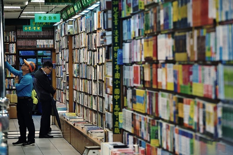 若能夠在網路書店方便取得的書，又何必非得堅持要去獨立書店購買呢？示意圖。 圖／聯合報系資料照