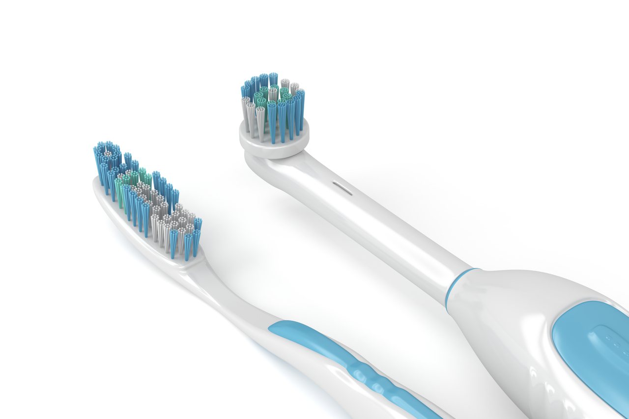 電動牙刷和傳統牙刷示意圖。圖／ingimage