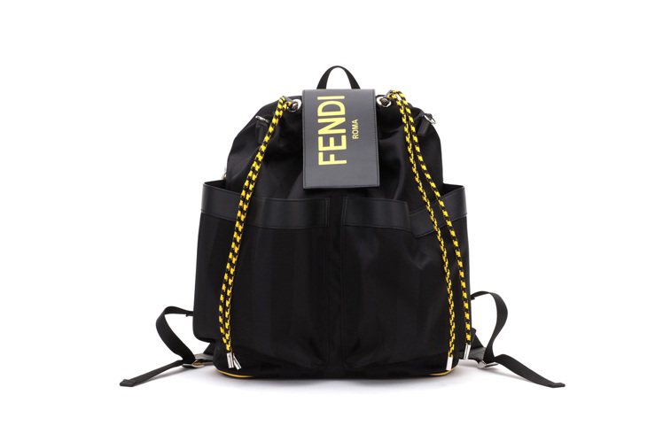 FENDI男款後背包，71,000元。圖／FENDI提供