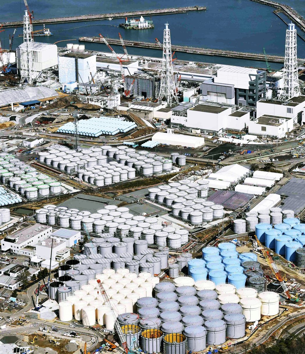 福島核一廠內至今已興建高達1,044座大型的儲水槽，預計到2020年底全部完成後...