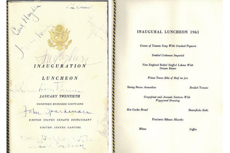 甘迺迪就職典禮午宴菜單，（圖左）封面上有與會出席者的簽名，（圖右）內頁全是白宮供應的餐點。（圖／時報出版　提供）