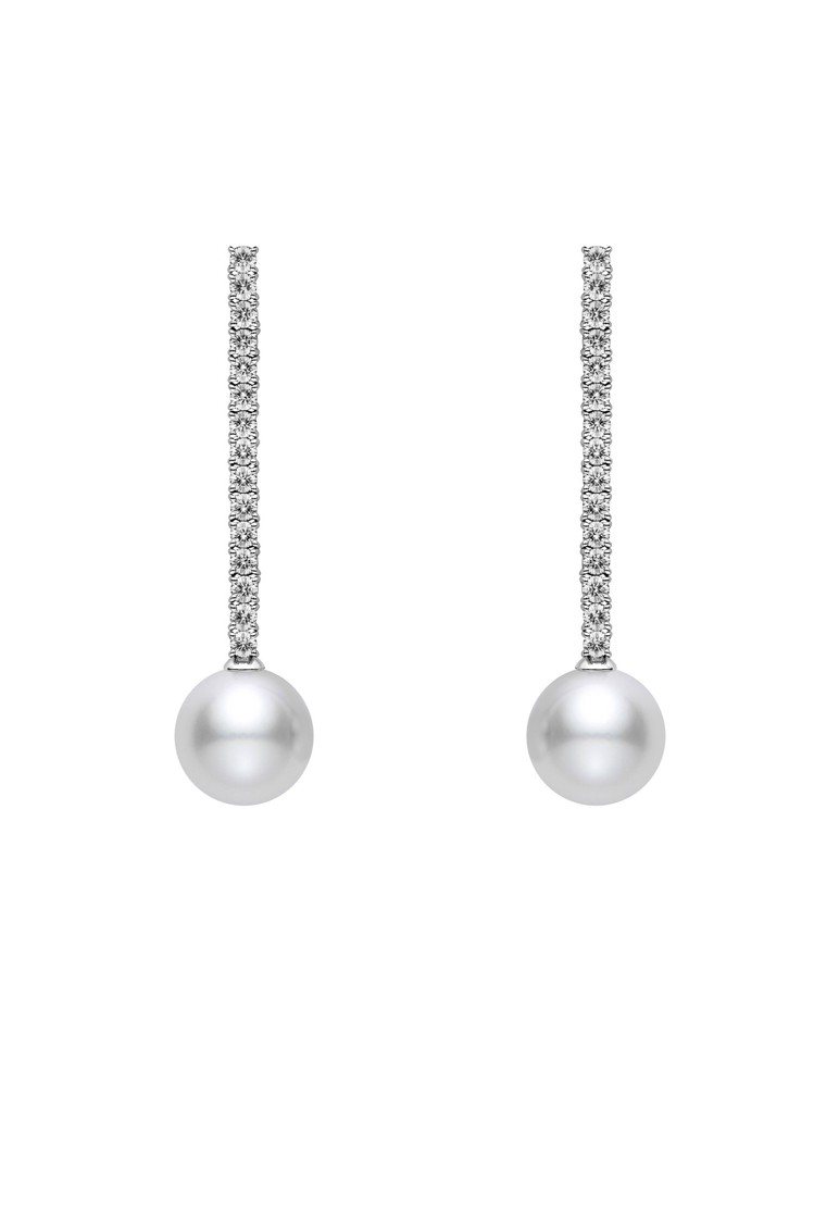 MIKIMOTO垂墜珍珠鑽石耳環短鑽石鍊款（珍珠10.0-10.9毫米），29萬元。圖／MIKIMOTO提供