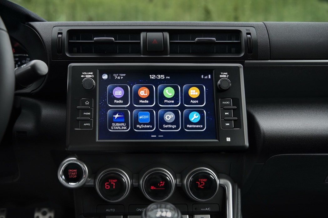 可支援Apple CarPlay和Android Auto的8吋中控螢幕。 圖／...