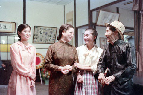 國民阿嬤陳淑芳的藝界人生：台灣電影的「眾母親」與「老少女」