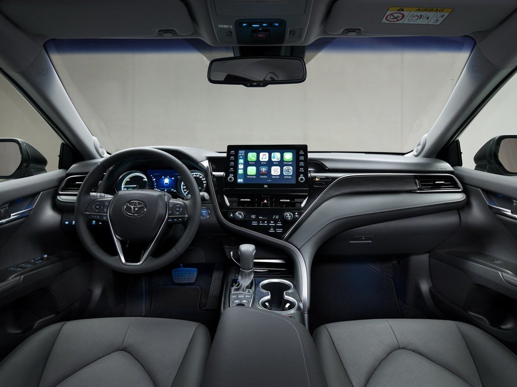 小改款歐規Toyota Camry換上9吋中控螢幕。 摘自Toyota