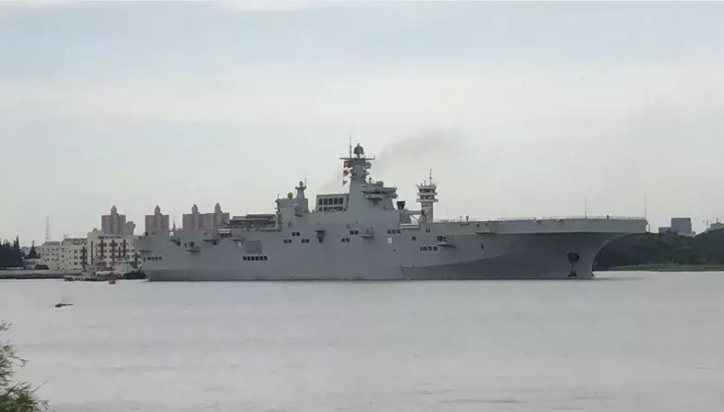 中國075型兩棲攻擊艦首艦。圖／取自微博