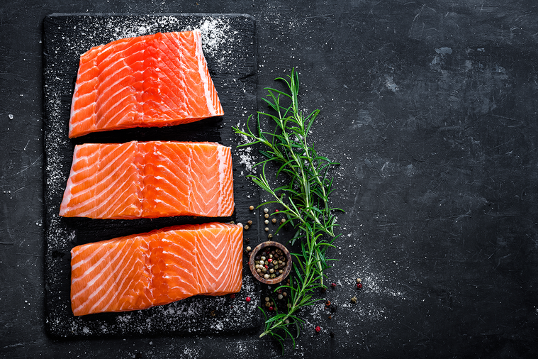 乾淨無污染的魚類被廣泛認為是最好的脂肪來源之一，因為脂肪中的長鏈omega-3脂...