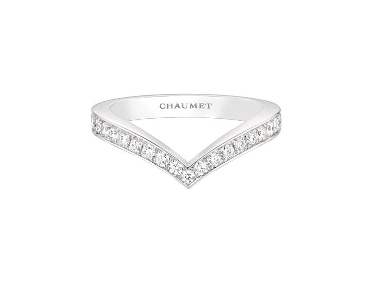 CHAUMET Joséphine Aigrette戒指，18K白金鋪鑲明亮式切割鑽石，14萬元。