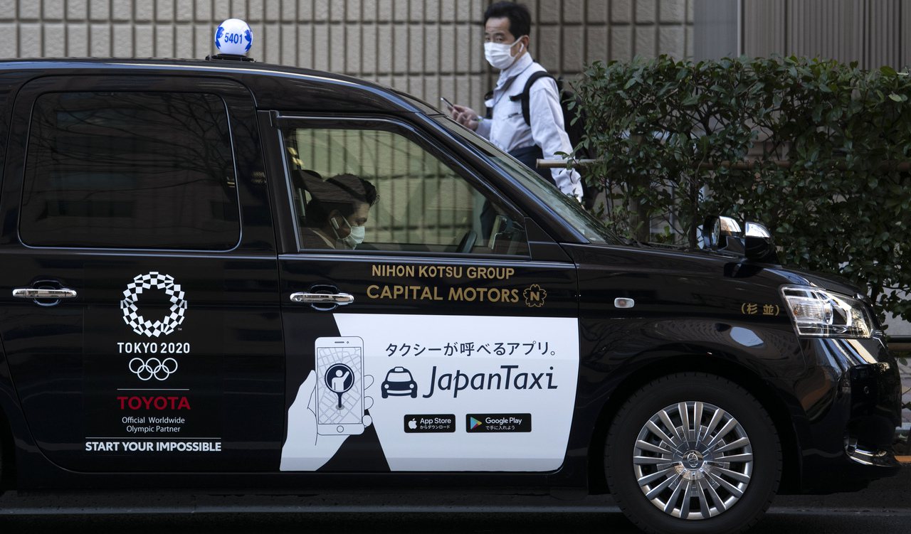 日本理化學研究所等研究團隊針對飛沫在計程車內是如何擴散，對外發表了利用超級電腦「富岳」所計算的結果。圖／美聯社資料照