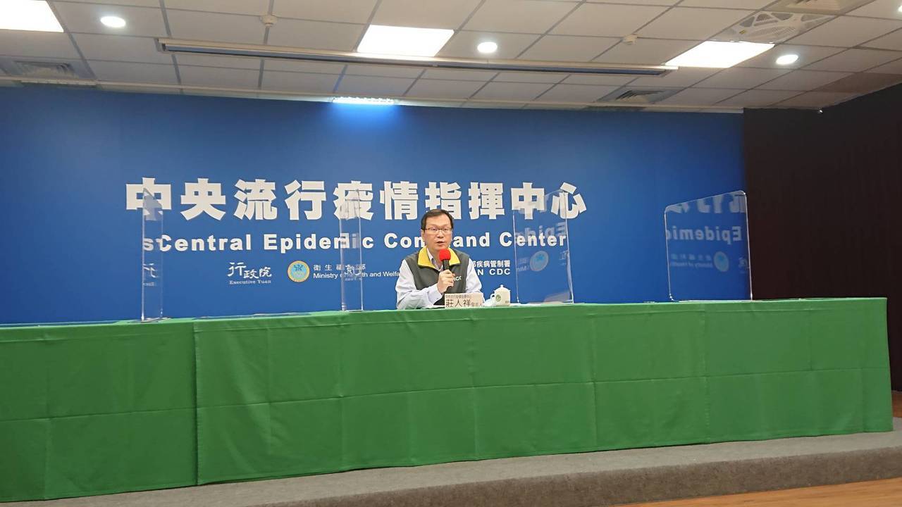 中央流行疫情指揮中心發言人莊人祥12月3日表示，新增一例新冠肺炎境外移入個案。記者陳婕翎／攝影