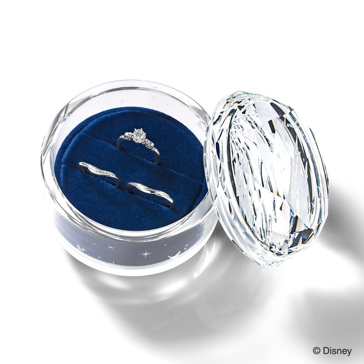 K.UNO推出仙度瑞拉系列結婚鑽戒與對戒，以及專屬珠寶盒，價格店洽。圖／K.UNO提供