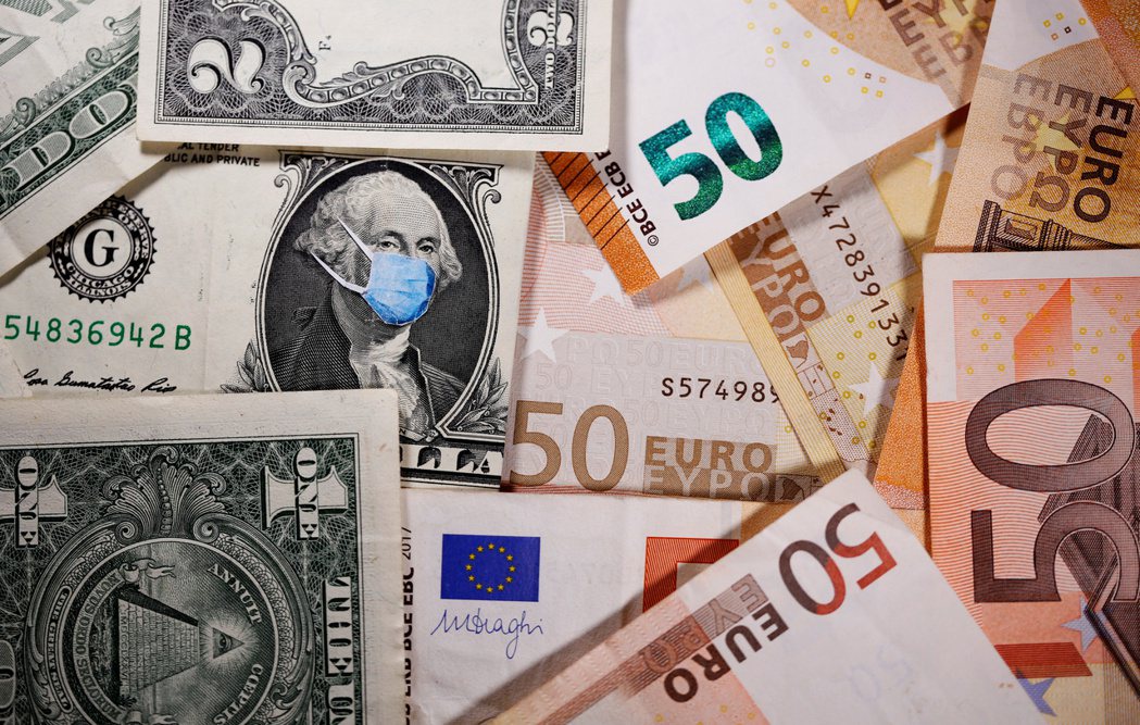 歐元對美元匯率16日盤中升破1.22美元價位，為兩年多來首見。 路透
