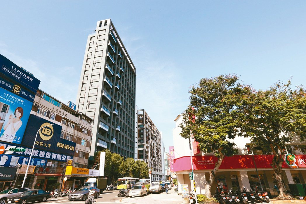台北市天母一直是外僑群居的地方，擁有許多具有特色的餐飲店、精品店，是生活機能與自...