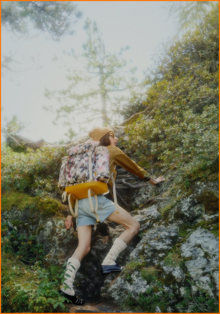 The North Face x Gucci聯名系列廣告在阿爾卑斯山取景。圖／Gucci提供