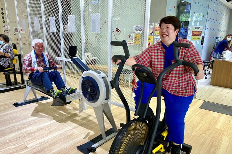 活力健康館是全齡健身房，但最初招生專為高齡者設計，器材與空間相對外面大型健身房對高齡者更友善。記者魏莨伊／攝影