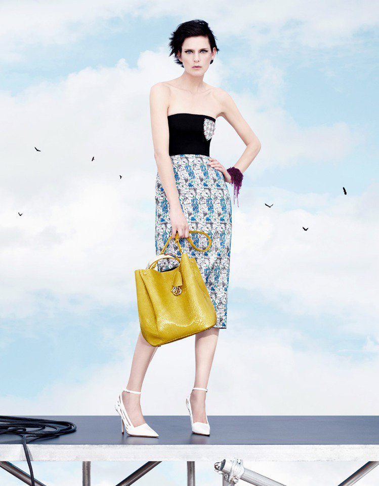 Stella Tennant拍攝Dior廣告。圖/Dior提供