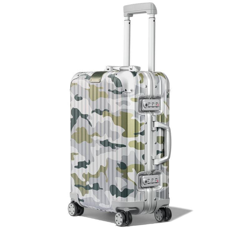 RIMOWA Original Camouflage綠色迷彩登機箱48,600元。圖／RIMOWA提供